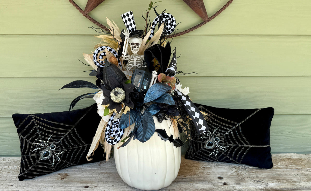 🎃 Spooky Chic Halloween Pumpkin Arrangement 🕸️